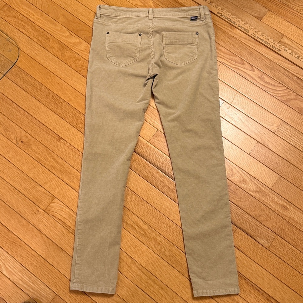 Patagonia Women's Tan corduroys size 31